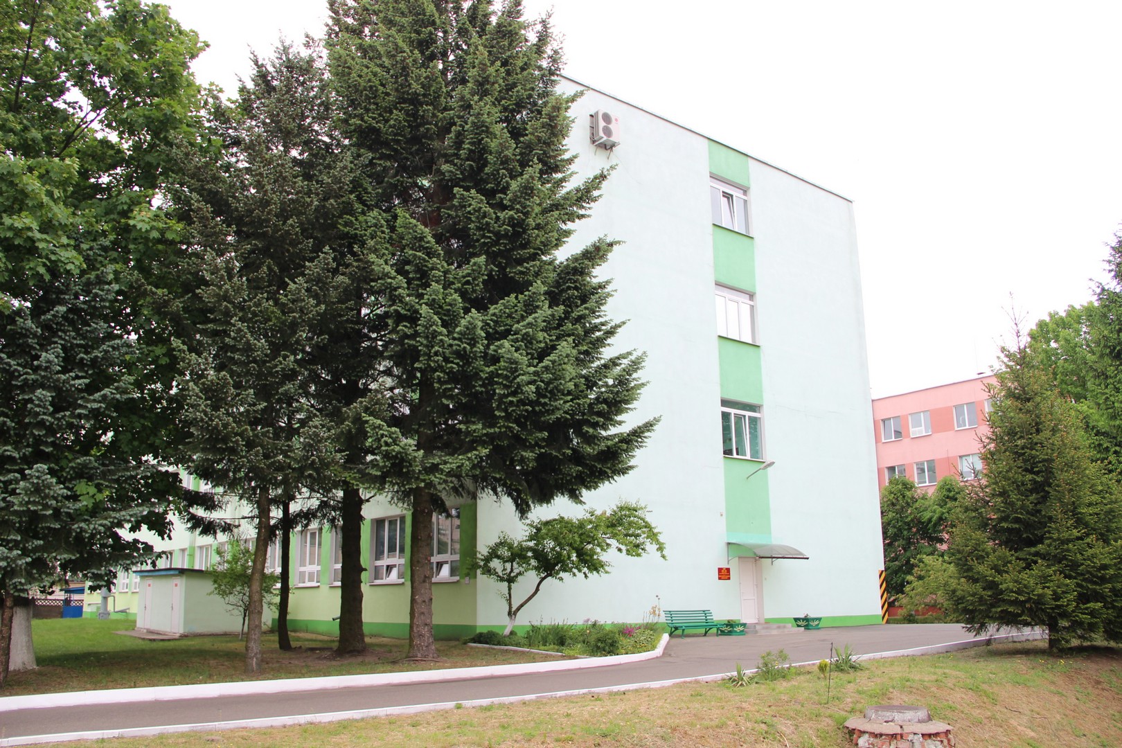 Корпус ремонта агрегатов РЭО. Площадь – 3 828 м² Корпус ремонта агрегатов РЭО. Площадь – 3 828 м²